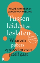 tussen leiden en loslaten kaft